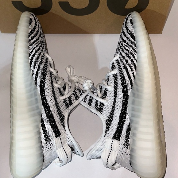 Adidas Yeezy Boost 350 V2 in Zebra - Black / Red - Picture 8 of 9